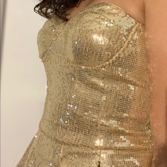 Bebe Gold Peplum Top - Picture 5 of 5